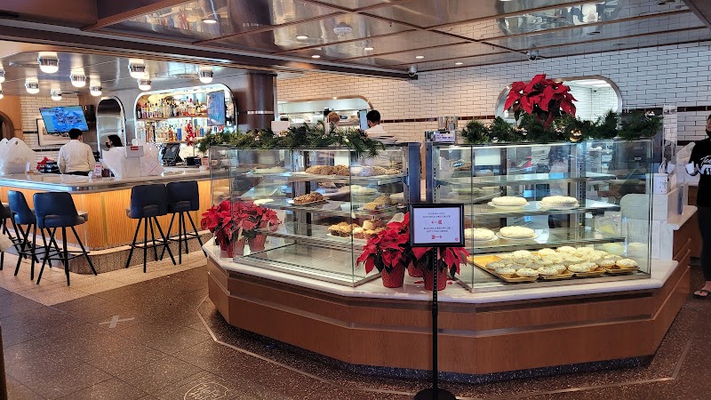 Hof's Hut Restaurant & Bakery