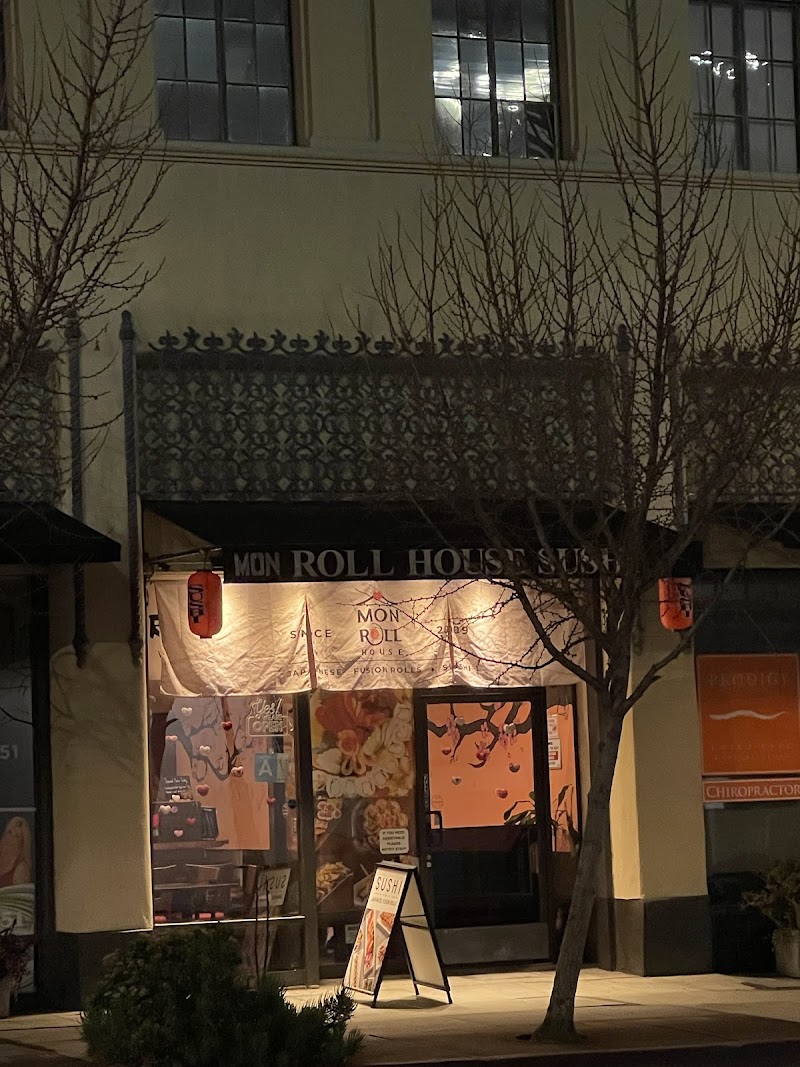 Mon Roll House Sushi