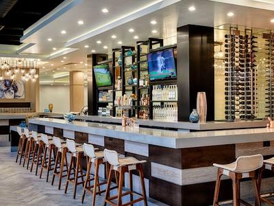 21 Square Bar + Kitchen
