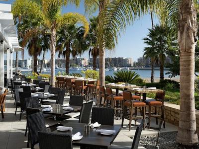 Beachside Restaurant & Bar
