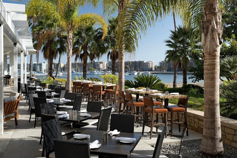 Beachside Restaurant & Bar