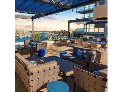 Brizo Bar and Restaurant