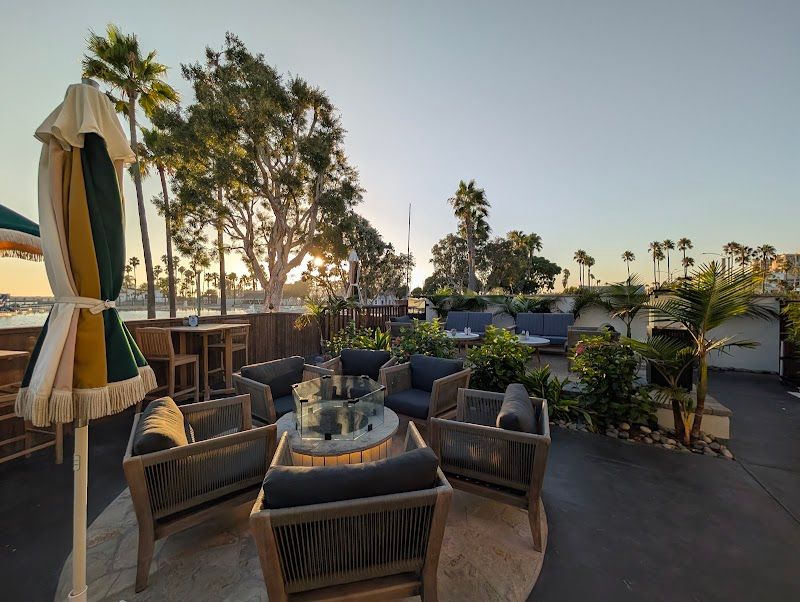 California Surf Club North Grill