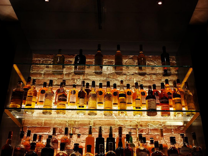 Everson Royce Bar