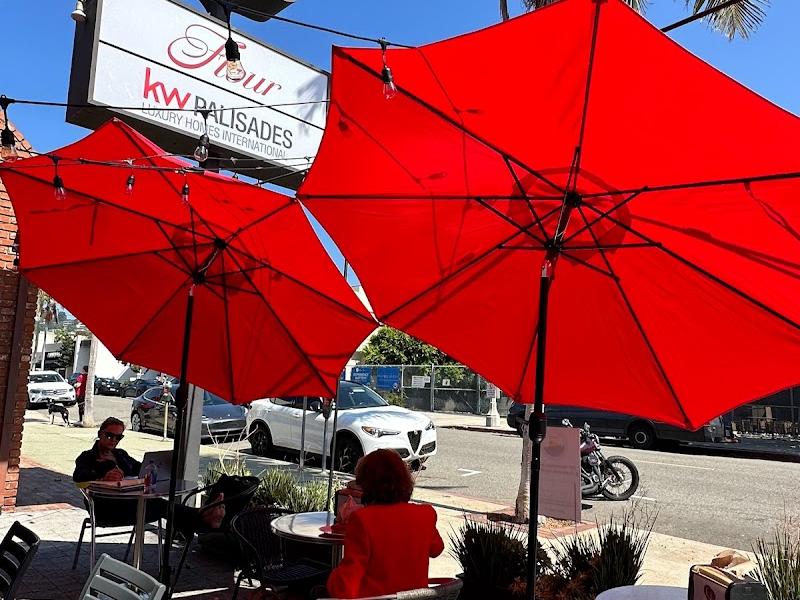 Flour Pizzeria & Cafe
