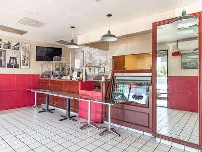 Johnnie's New York Pizzeria