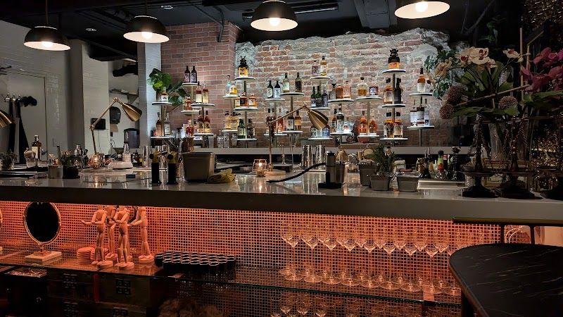 Ladies and Gentlemen - A Cocktail Experience