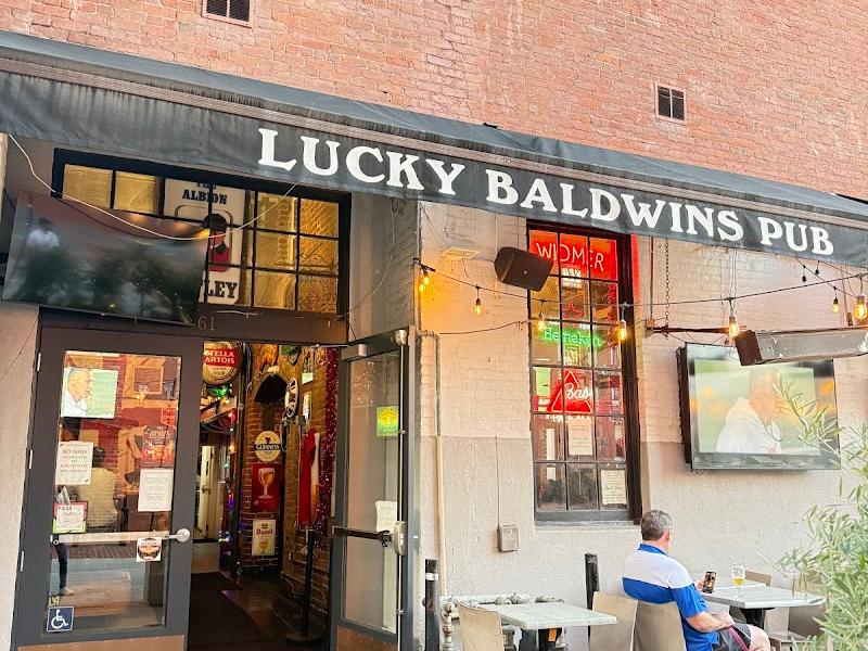 Lucky Baldwins Pub