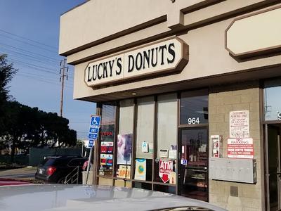 Lucky's Donuts