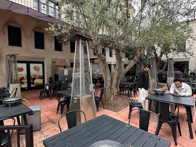 Mun Patio