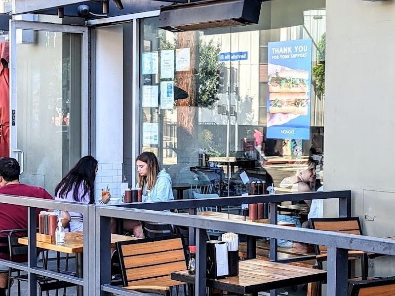 Nong Lá Vietnamese Cafe