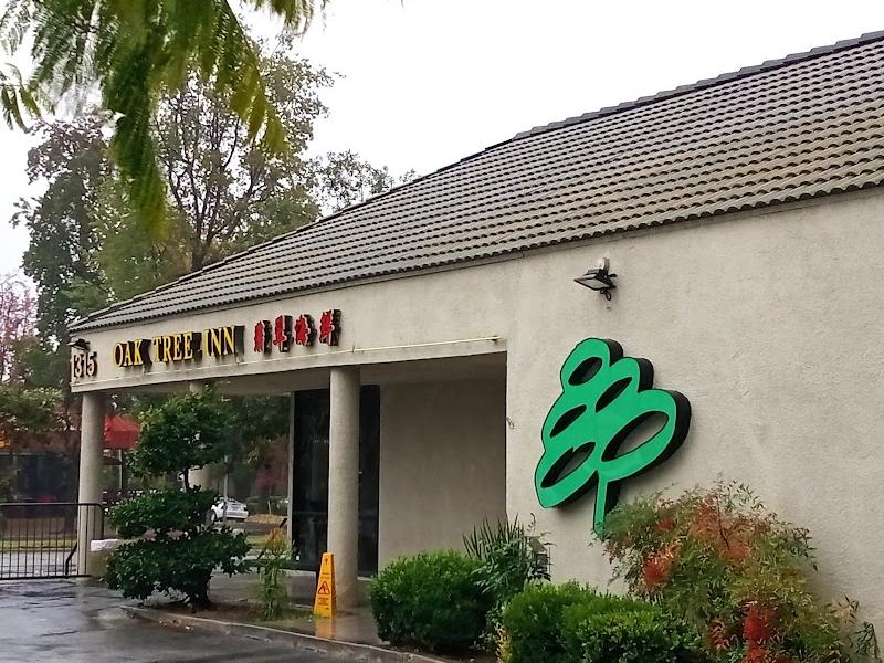 Oak Tree Inn
