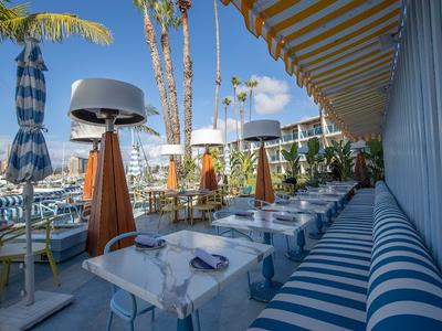 SALT Restaurant & Bar