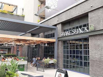 Shake Shack 6201 Hollywood - Hollywood & Gower