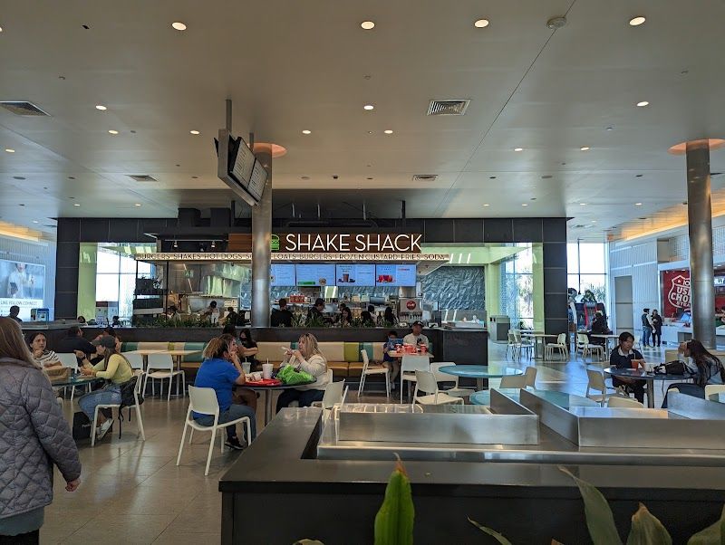Shake Shack Del Amo Fashion Center