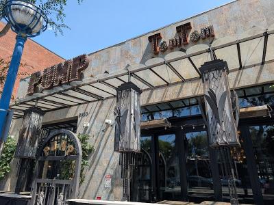 TomTom Restaurant & Bar