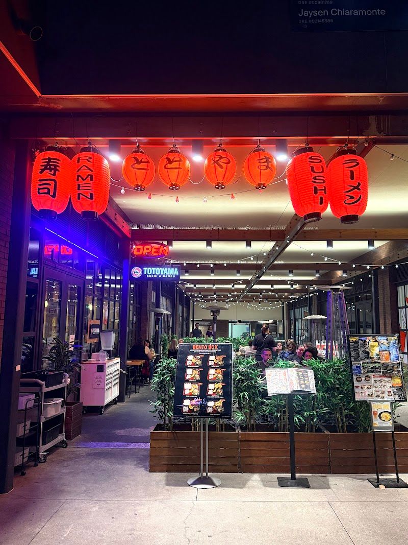 Totoyama Sushi & Ramen Hollywood