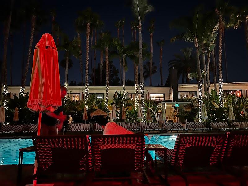 Tropicana Pool & Café