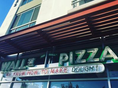 Wall ST Pizza