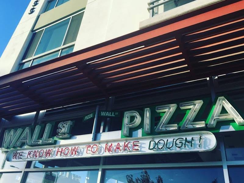 Wall ST Pizza