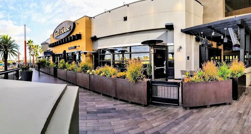 Yard House